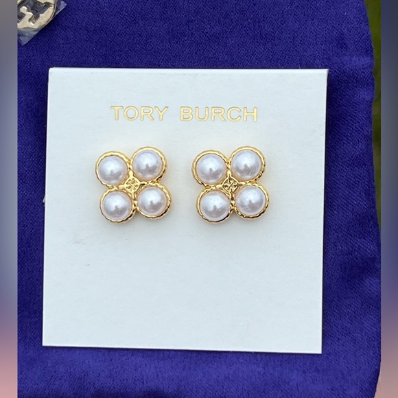 NWOT Tory Burch Pearl Cluster Stud Earrings - Picture 2 of 6